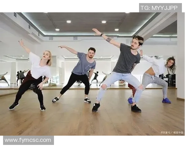 武汉街舞队的热情与节奏交融街头文化的魅力探讨